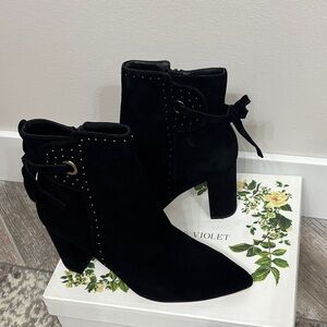 NWT Chelsea & violet 8.5 M ankle boots